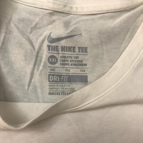 NWT Men's White Nike Basic Pocket Tee - Picture 4 of 5